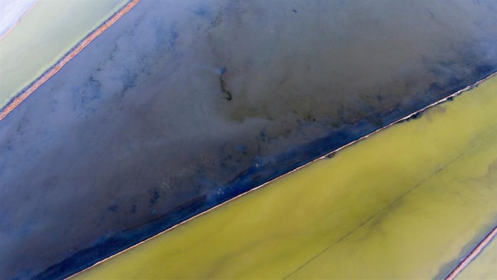 微软放出Aerial Saltflats PREMIUM高清壁纸主题包